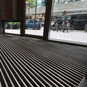 chique entreemat inkommat