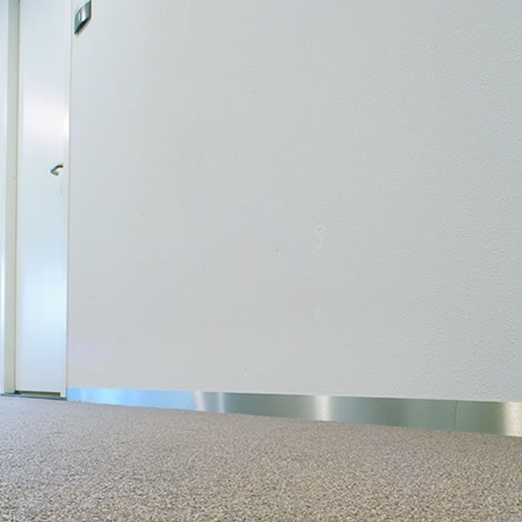 Plinthes en acier inoxydable