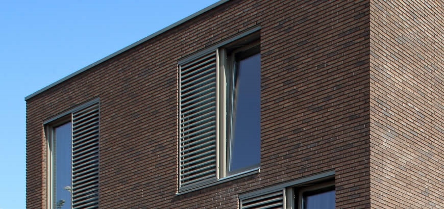 Stores Storax pour les maisons INSTIJL à Amsterdam.nl