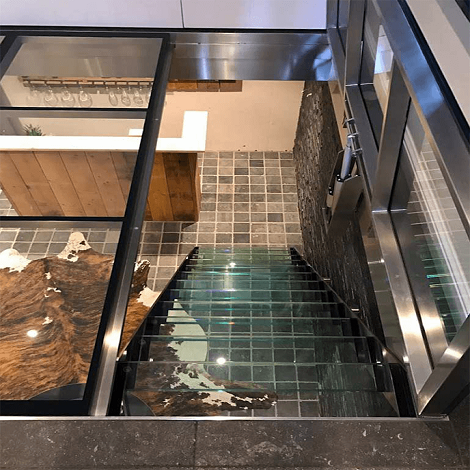 Trappe de visite électrifié, finition en verre transparent ou en bois