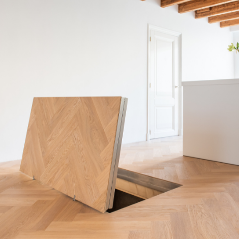 Trappe de visite électrifié, finition en verre transparent ou en bois